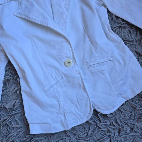 White Blazer - Picture 2 of 5